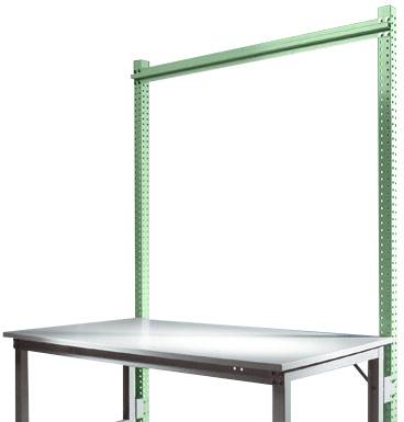'Postazione di lavoro con telaio metallico verde e piano bianco, adatta per attività di montaggio o lavori tecnici.'