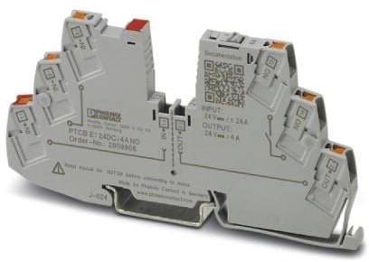 Un modulo di relè elettronico con più connessioni e livelli di ingresso e uscita contrassegnati di Phoenix Contact.