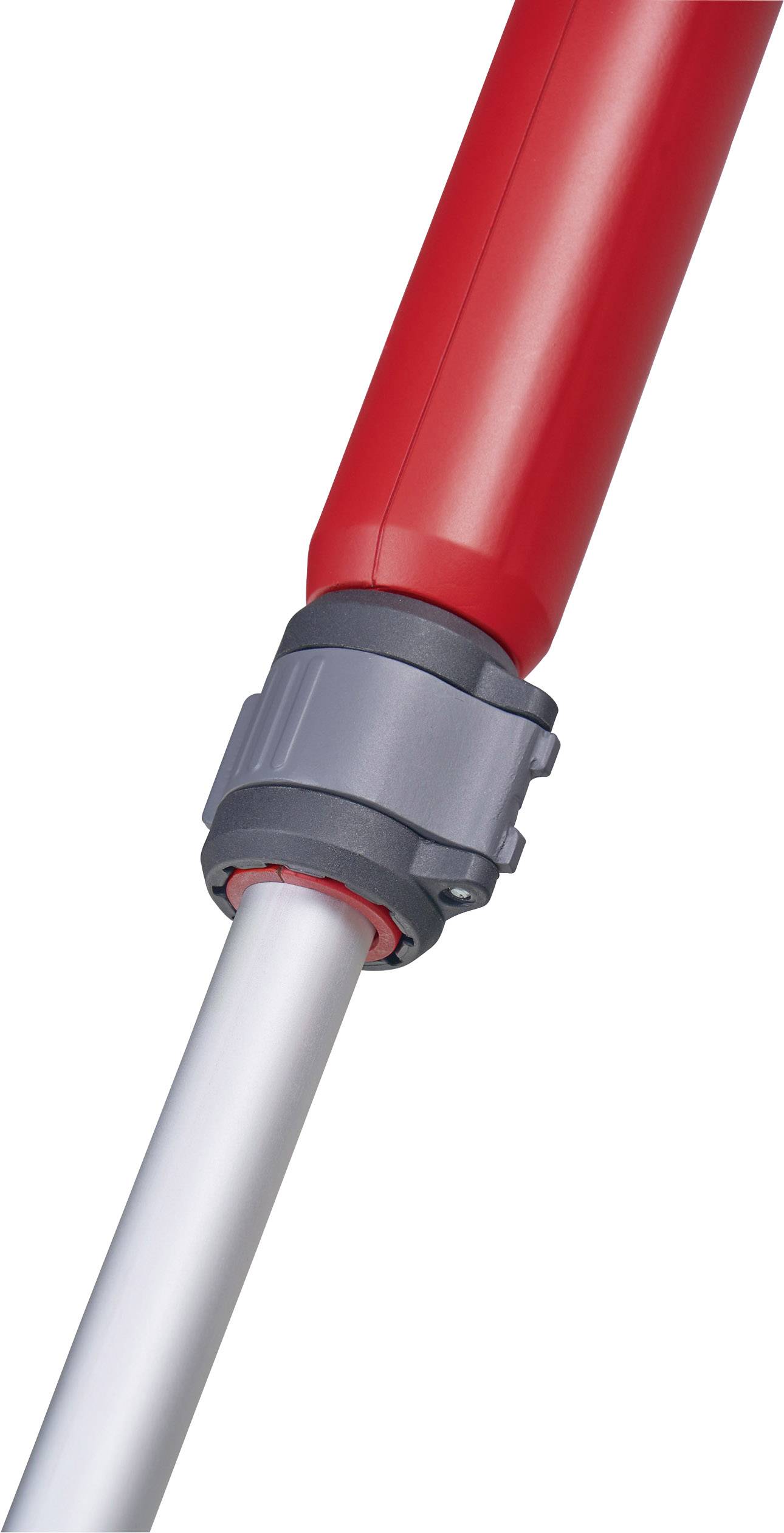 Un manico rosso e argentato con un collegamento grigio, probabilmente parte di un utensile o di un dispositivo per la pulizia.