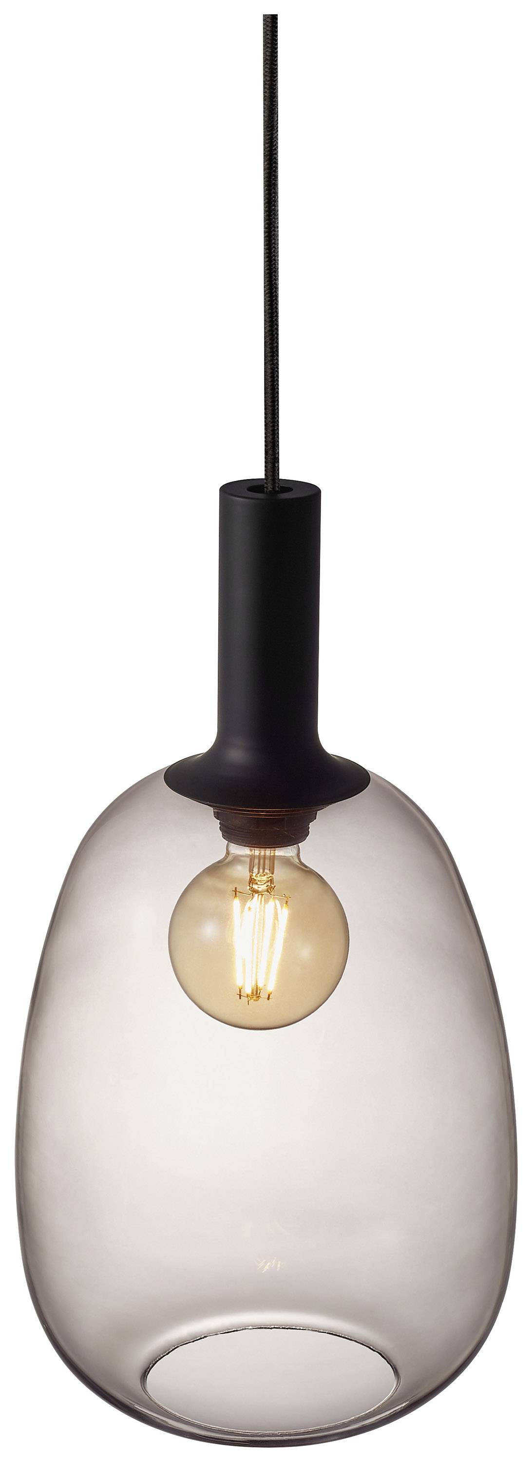 Una lampadina sospesa in un paralume fumé di vetro con attacco nero; design moderno e minimalista.