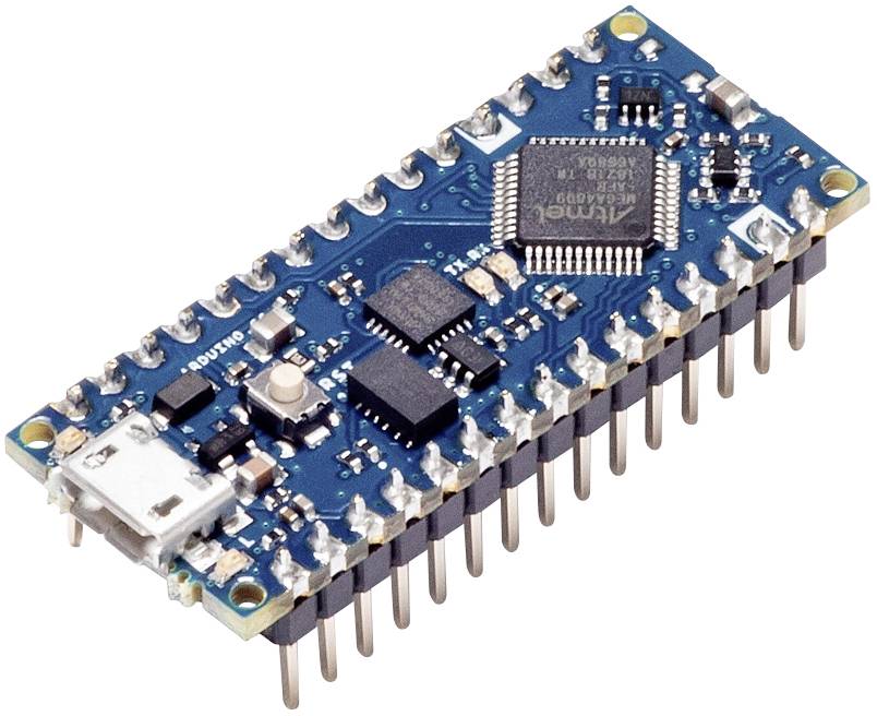 Scheda microcontroller con connettore USB e vari componenti elettronici, tipica per prototipazione e sviluppo.