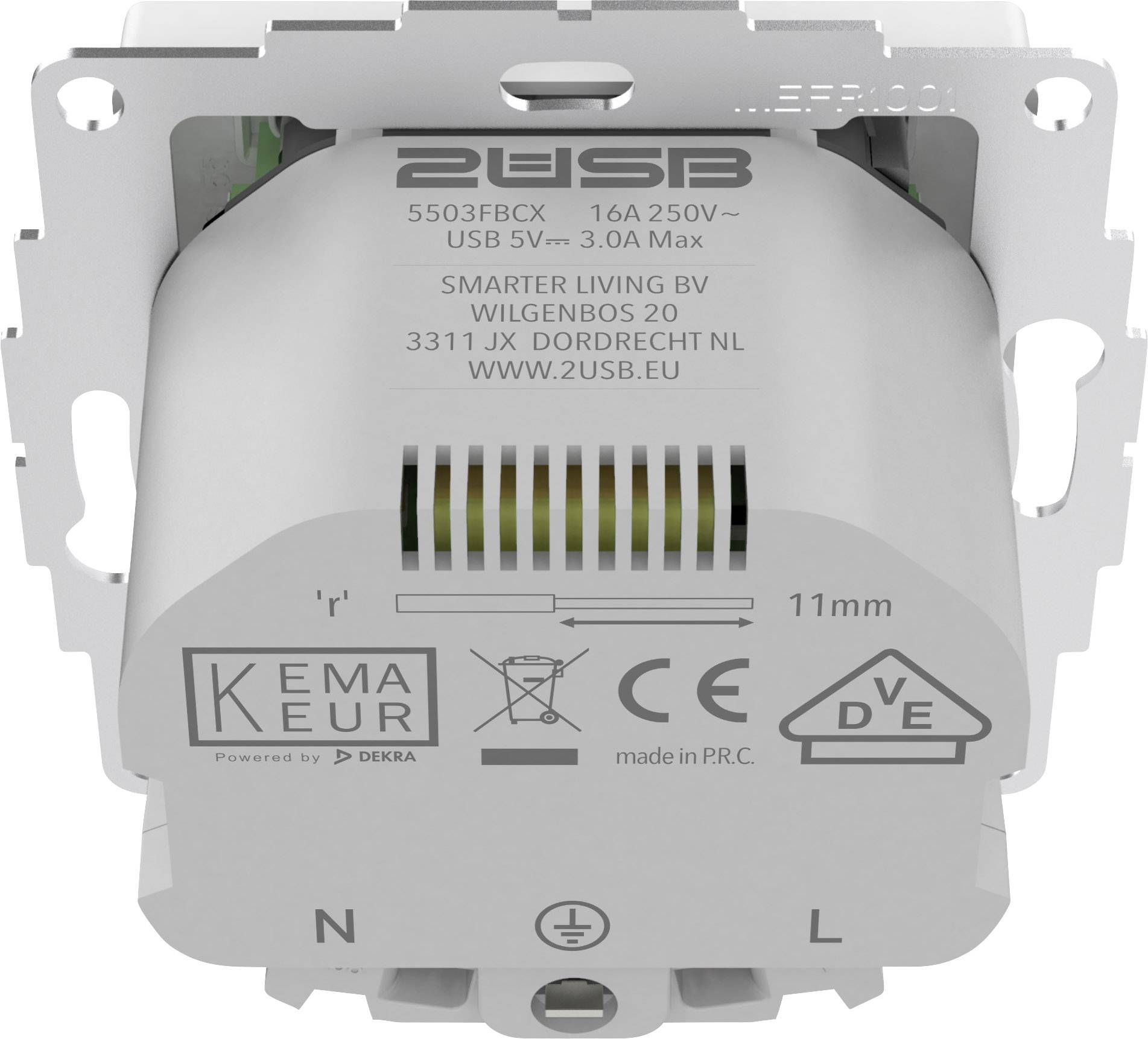 Retro di un modulo con connettore USB con specifiche tecniche: 16A, 250V, USB 5V 3A. Loghi CE, DE e altri certificati visibili.