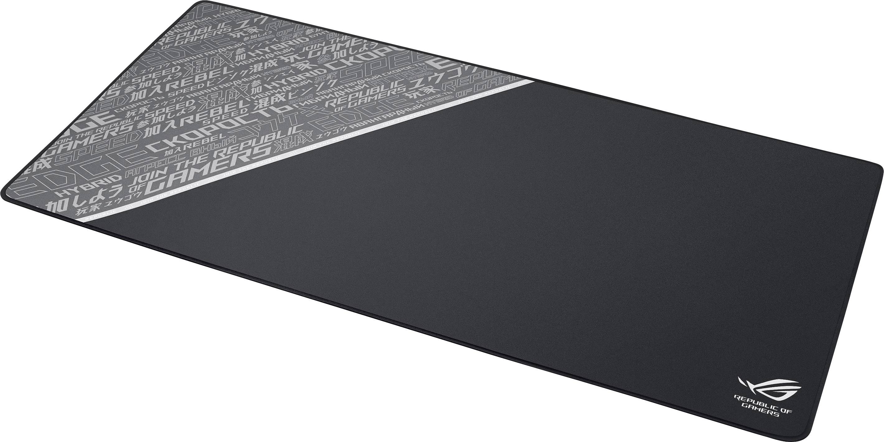 Un tappetino per mouse nero con un motivo geometrico grigio nell'angolo superiore sinistro e un logo del marchio nell'angolo inferiore destro.