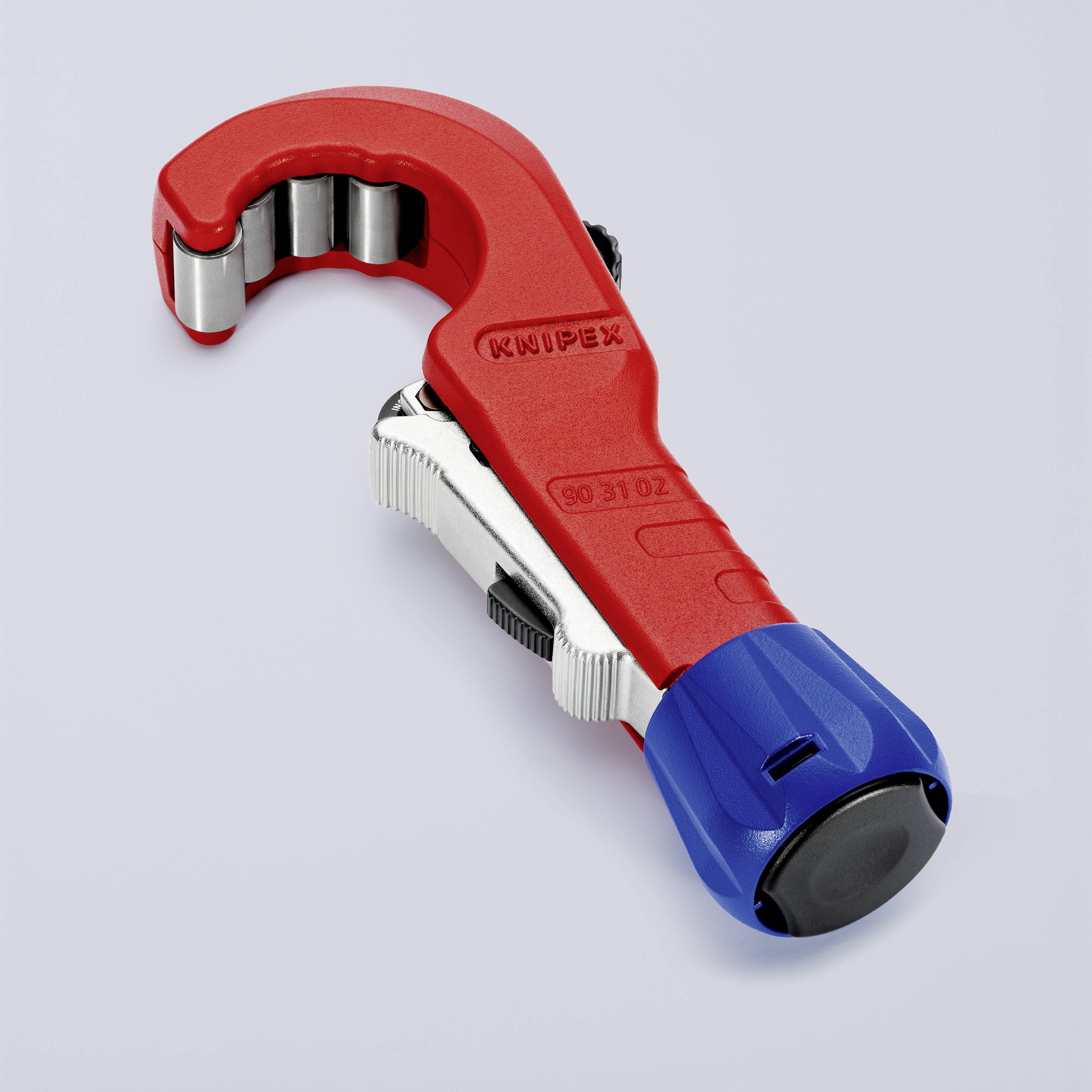 Tagliacavi con manico rosso-blu e lama d'argento. Nome del marchio 'Knipex' stampigliato. Utensile per la lavorazione dei tubi.