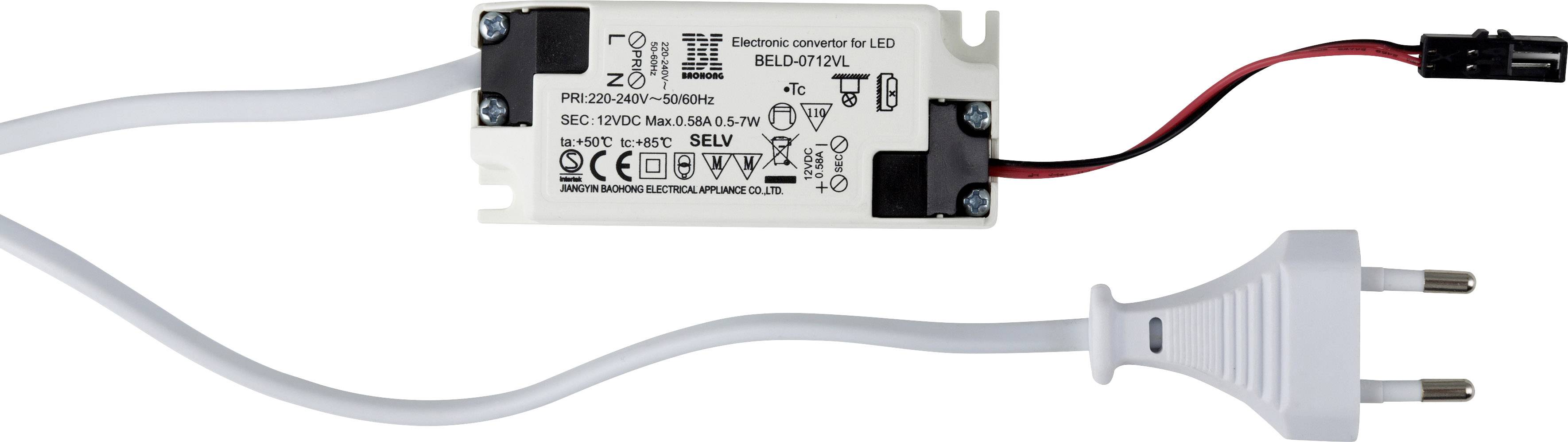 Un alimentatore LED bianco con spina europea e fili rossi e neri. L'etichetta mostra le specifiche tecniche.