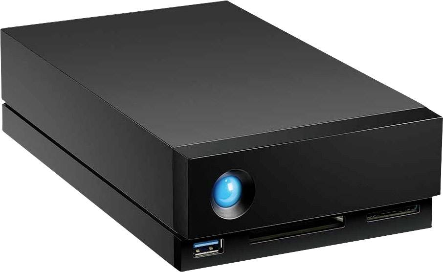 Hard disk esterno in custodia rettangolare nera con spia luminosa blu. Dotato di porta USB e slot per schede di memoria.