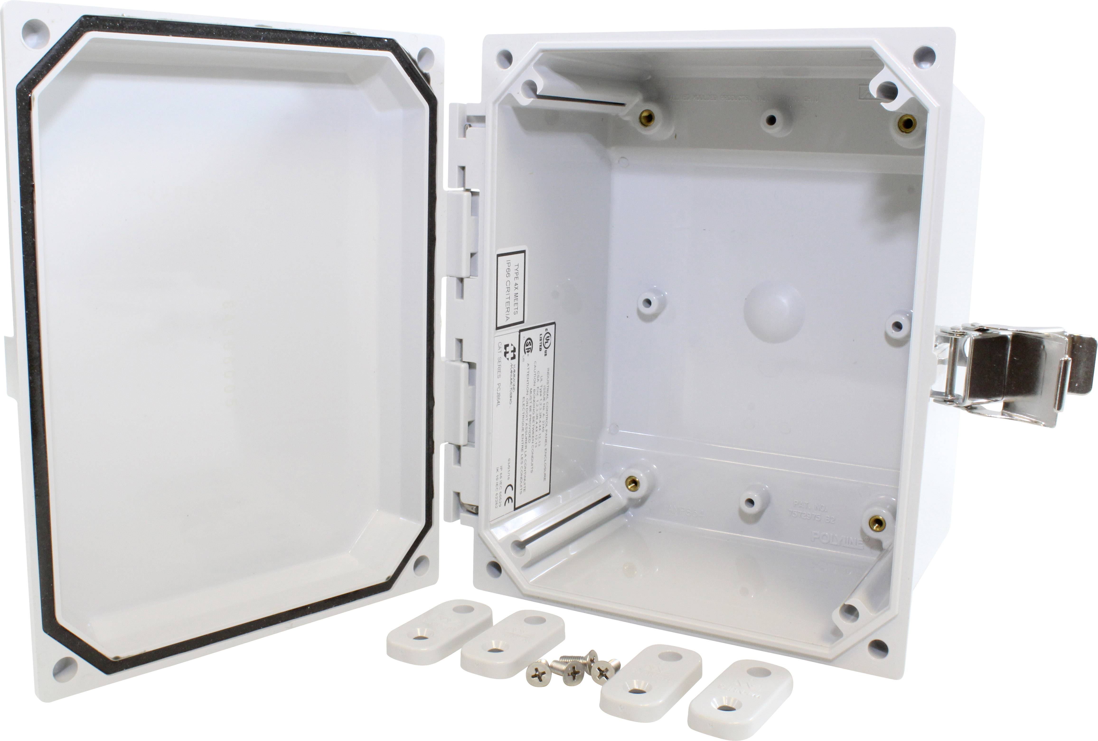 Contenitore bianco in plastica aperto con sportello rimovibile, assicurato da un blocco metallico. All'interno sono visibili scanalature per il montaggio e viti inserite.