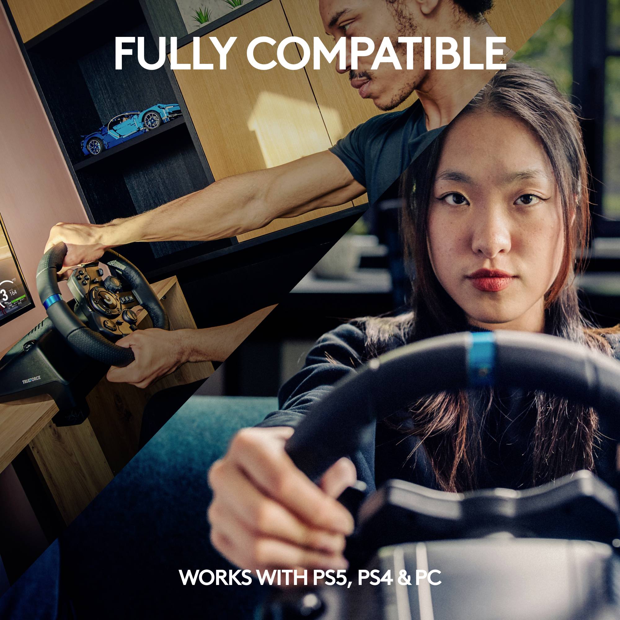 'Piena compatibilità' con PS5, PS4 e PC; la persona sta utilizzando un volante da gaming.