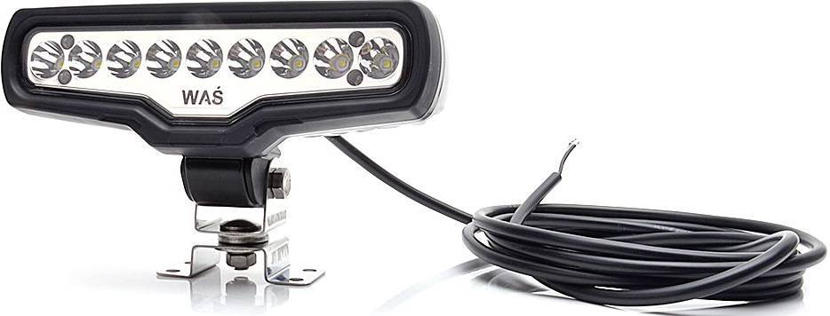 Lampada LED con sette lenti su supporto di montaggio, collegata tramite un cavo lungo, idonea per veicoli o macchine industriali.