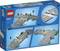 Set LEGO 60304: Piastre stradali. Mostra strade modulari con segnali stradali, strisce pedonali e semafori per un paesaggio urbano.