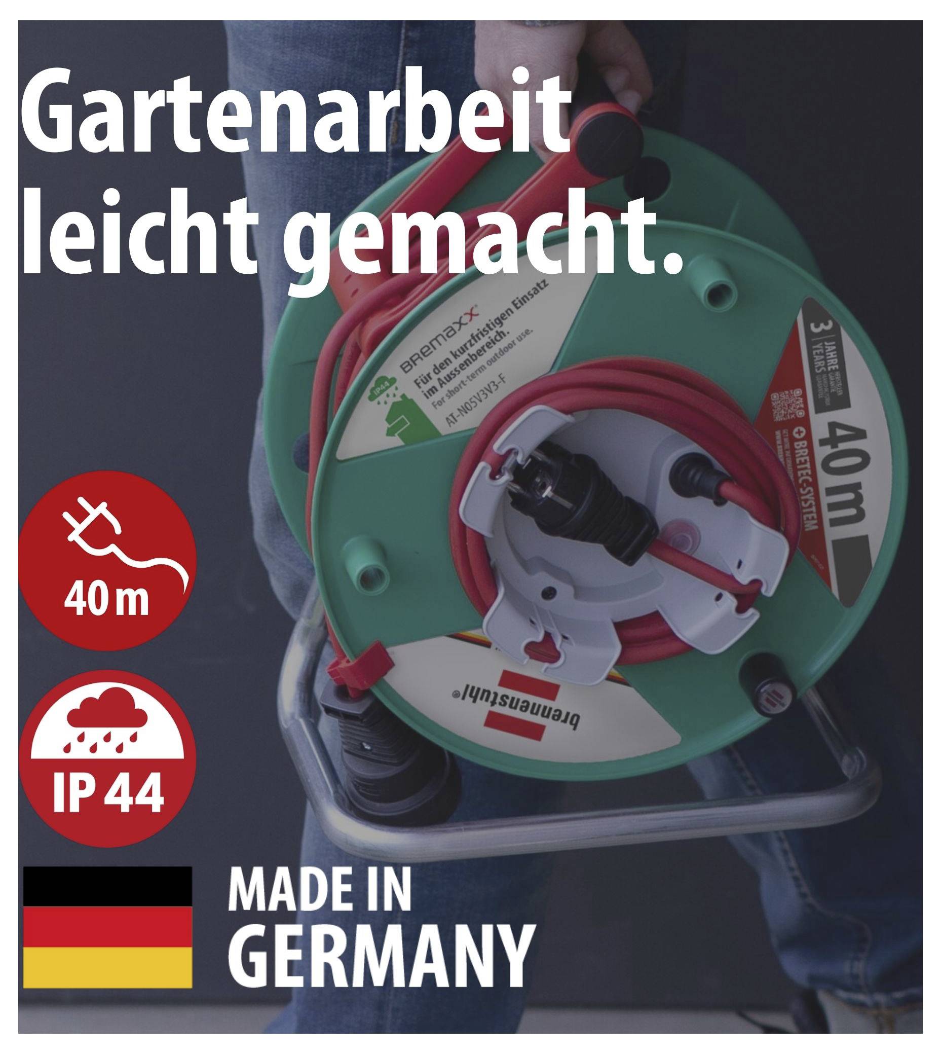 Manifesto pubblicitario per un cavo da giardino: Testo "Il giardinaggio reso facile.", 40 m, IP44, "Prodotto in Germania", con bandiera della Germania e bobina di cavo.