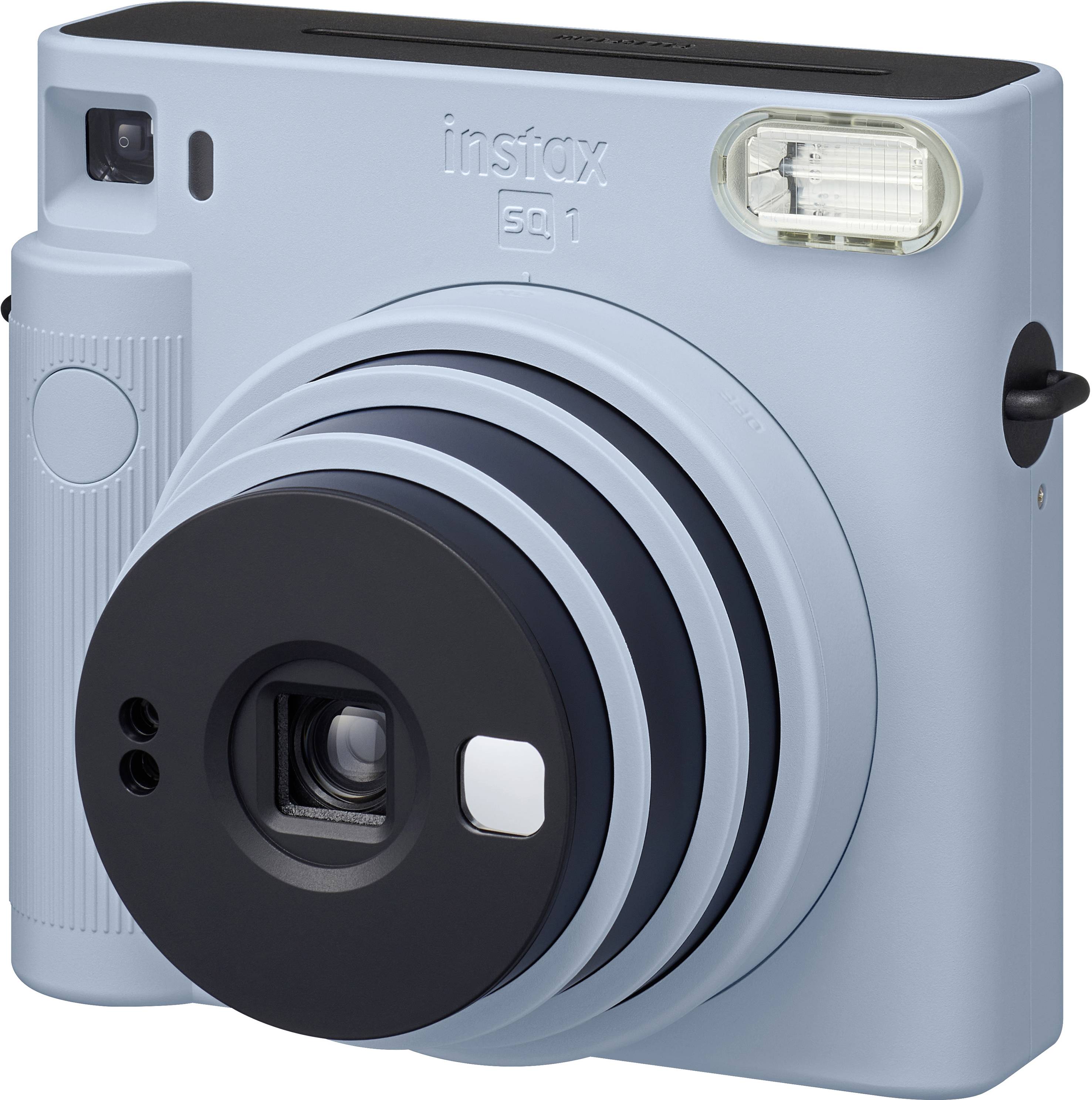 Una fotocamera istantanea blu con design quadrato e obiettivo visibile.