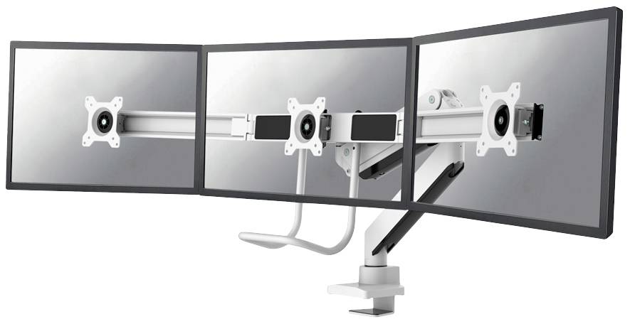 Tre monitor collegati su un supporto regolabile, posizionati affiancati, per una visualizzazione estesa dello schermo.