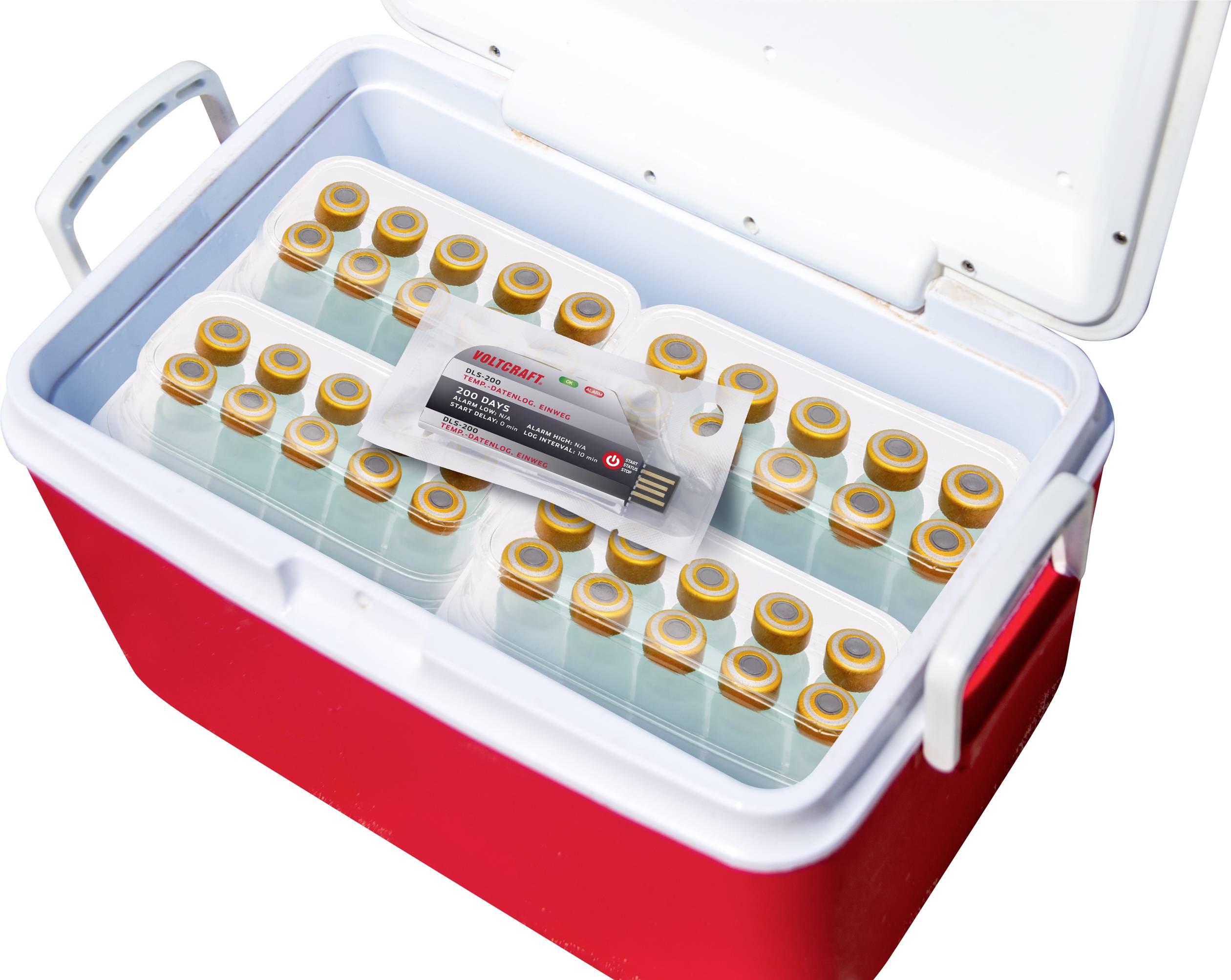 Borsa frigo con 36 fiale e una confezione di 'Alacare' su blocchi di ghiaccio, aperta. Prodotto per la cura o medicinale, pronto all'uso.