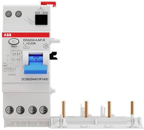 Un interruttore differenziale ABB, modello DDA204 A AP-R, con corrente di intervento di 0,03A. Mostra lo schema elettrico e i morsetti di connessione.
