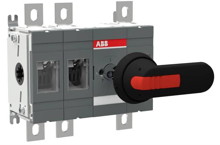 Un interruttore ABB elettricamente controllato con impugnatura rossa, montabile, per l'interruzione sicura della corrente in sistemi elettrici.