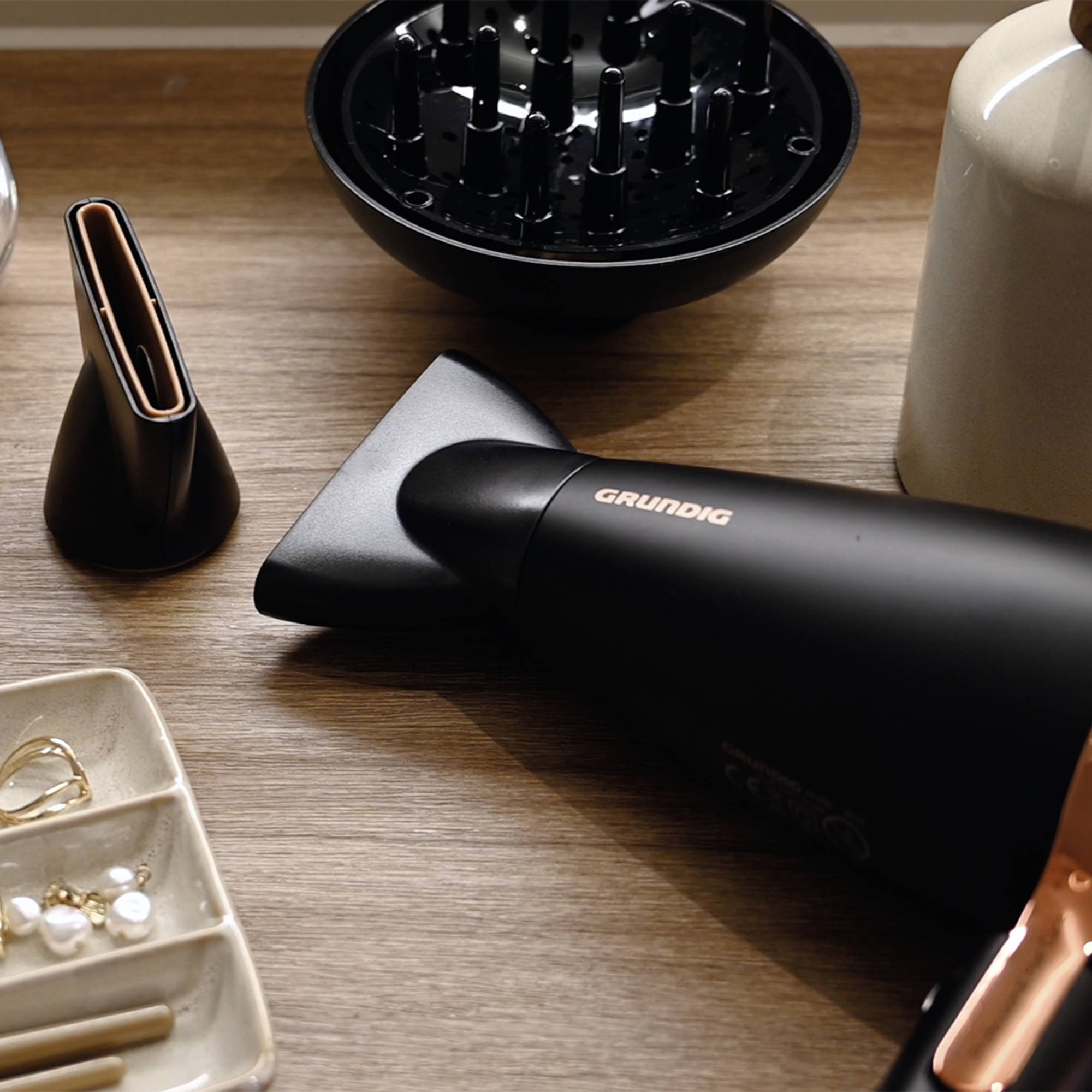 Grundig NaturaShine Ionic Asciugacapelli Nero, Rosa oro-6