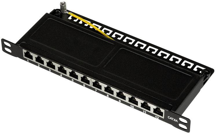 Pannello di rete patch con 12 porte RJ45 per cablaggio Ethernet, standard CAT6A. Struttura in metallo nero con gestione dei cavi.