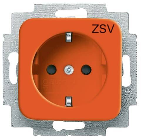 Presa arancione con la scritta 'ZSV', installata in un supporto metallico.