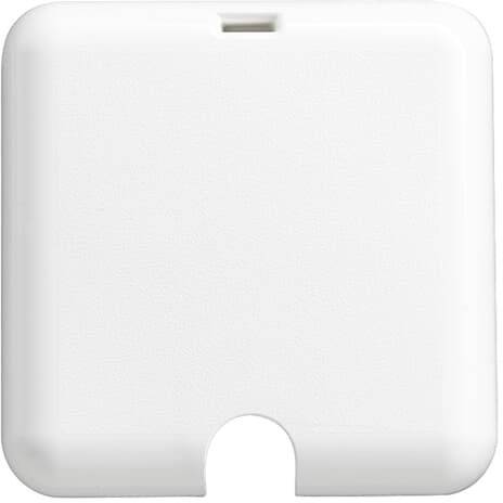 Un coperchio quadrato bianco in plastica con una piccola apertura sul lato inferiore.