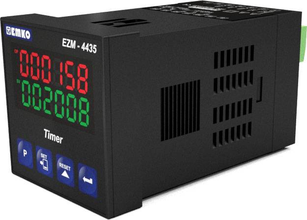 Un timer digitale nero con la scritta 'EMKO EZM-4435', che mostra numeri LED rossi e verdi. Tasti: 'P', 'SET', 'RESET'.