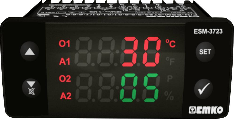 Un display digitale del regolatore di temperatura mostra '30°C' in rosso e '05' in verde. I tasti di regolazione sono posizionati a destra.