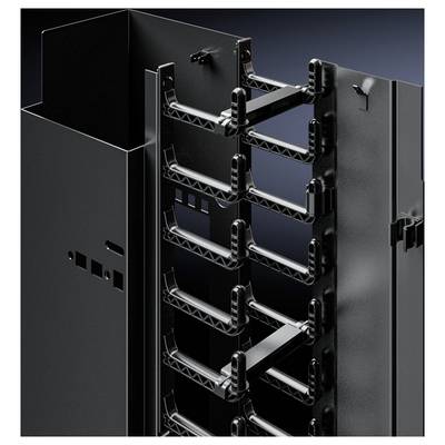Un rack di rete nero con staffe verticali per la gestione dei cavi, idoneo per l'organizzazione dei cablaggi in una sala server.