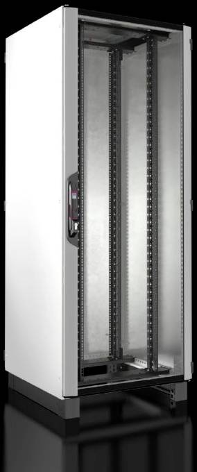 Un armadio rack server vuoto, argentato, con porta in vetro su sfondo nero. Ideale per l'alloggiamento di apparecchiature IT.