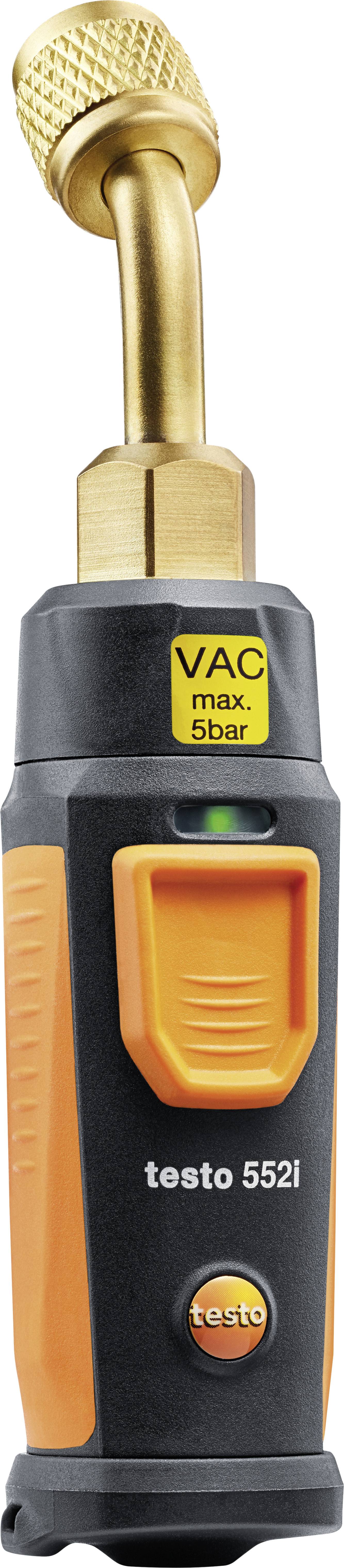 Un dispositivo digitale per la misurazione del vuoto con rivestimento arancione e nero mostra 'VAC max. 5bar'. In alto è presente un attacco color oro.
