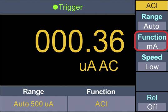 Schermo dello strumento di misura: Valore di misura attuale 0,36 µA AC nell'intervallo 'Auto 500 µA'. Funzione 'mA'. Velocità 'Bassa'. Modalità 'ACI'.
