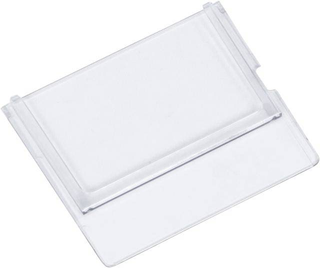 Un porta badge trasparente in plastica, rettangolare, con un'apertura in alto. Ideale per targhette nominative o documenti di identità.