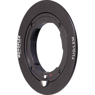 Adattatore per obiettivi Novoflex nero in metallo, contrassegnato con 'Made in Germany', che consente la compatibilità tra fotocamere.