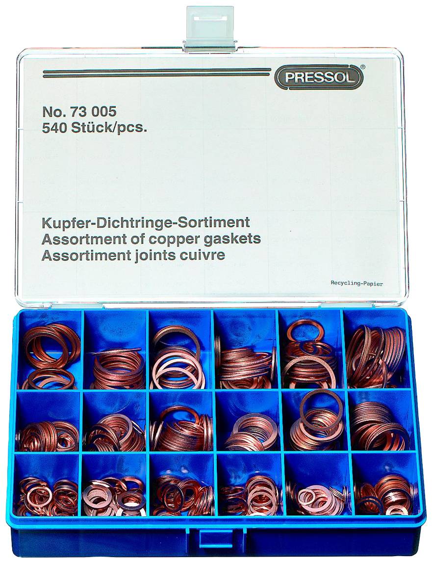 Un set di assortimento con 540 guarnizioni di rame, suddivise in scomparti. Il coperchio è etichettato con la denominazione e la quantità.