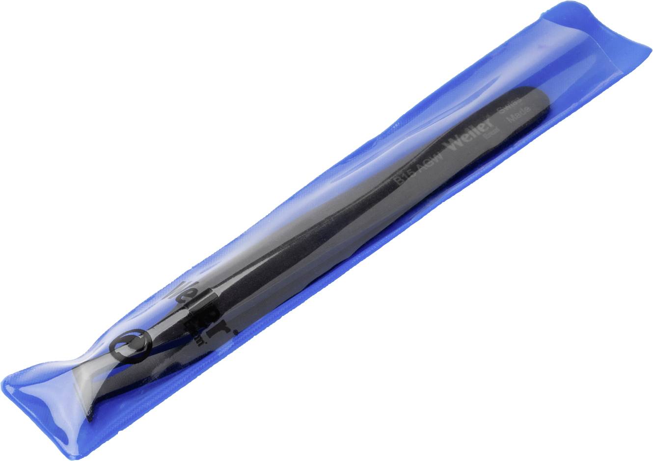 Una spazzolino da denti nero con setole blu e impugnatura gommata, confezionato in un involucro di plastica trasparente blu.