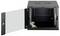 Un rack server nero aperto con una porta in vetro, che mostra lo spazio interno vuoto e un sacchetto di plastica contenente viti o componenti hardware all'interno.