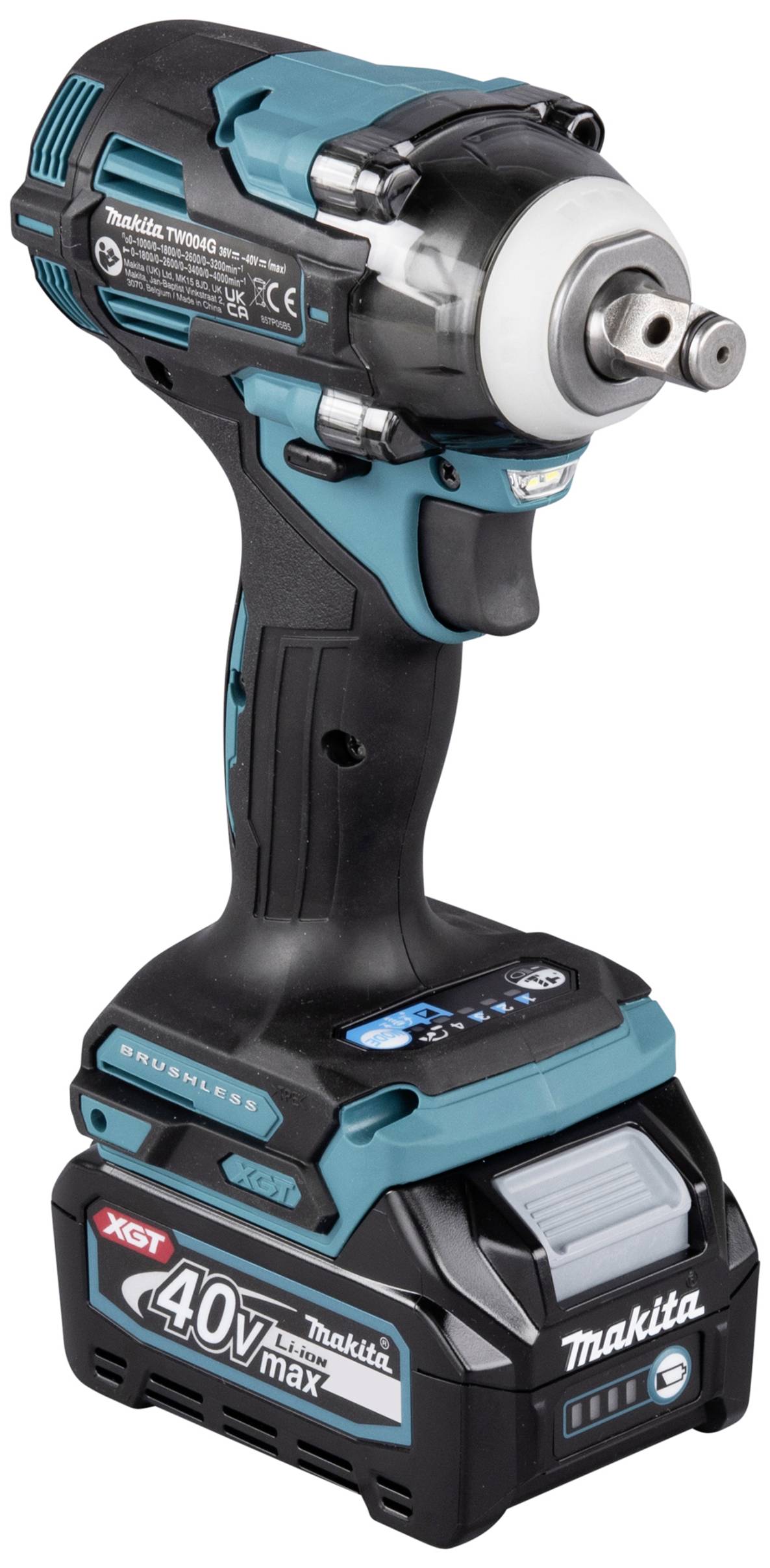 Un avvitatore a impulsi Makita blu-nero con batteria da 40V max di potenza. Ha un manico ergonomico e un attacco quadrato.