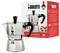 Un caffettiera Bialetti Moka Express accanto alla sua scatola, che evidenzia caratteristiche chiave come 'Made in Italy' e 'Macchina per Moka ed Espresso'.