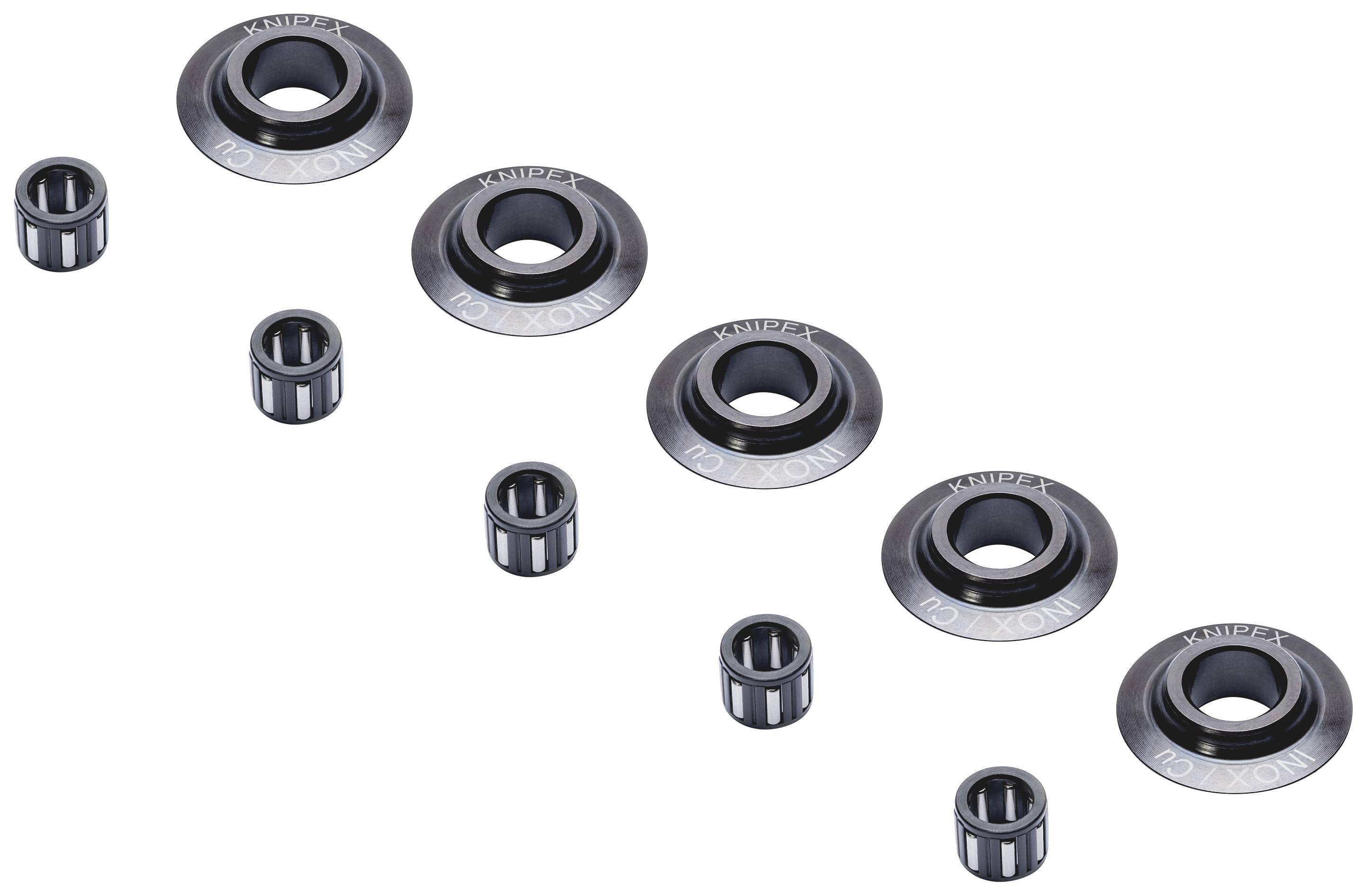 Nell'immagine sono raffigurati cinque cuscinetti a sfera neri di due dimensioni diverse, disposti in un pattern inclinato. Accanto a ogni cuscinetto è presente un componente cilindrico.