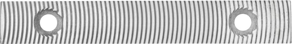 Un oggetto metallico con linee curve disposte uniformemente e due tagli circolari.