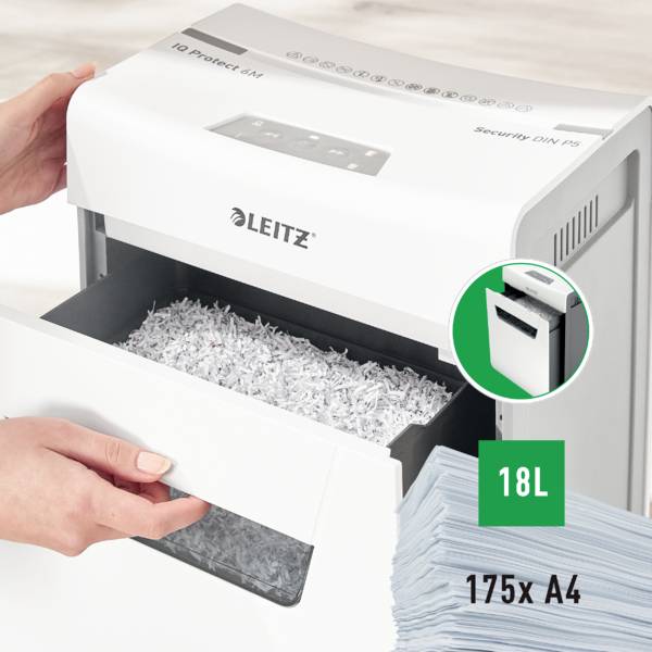 Un distruggi documenti Leitz, modello 'IQ Protect', tritura la carta in coriandoli. Capacità di 18 litri, adatto per 175 fogli A4.