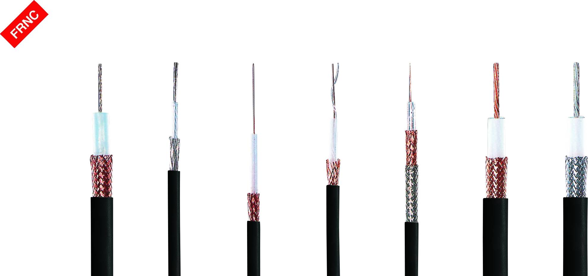'FRNC' scritta su etichetta rossa. Vari cavi neri con differenti combinazioni di fili in rame e isolamento.