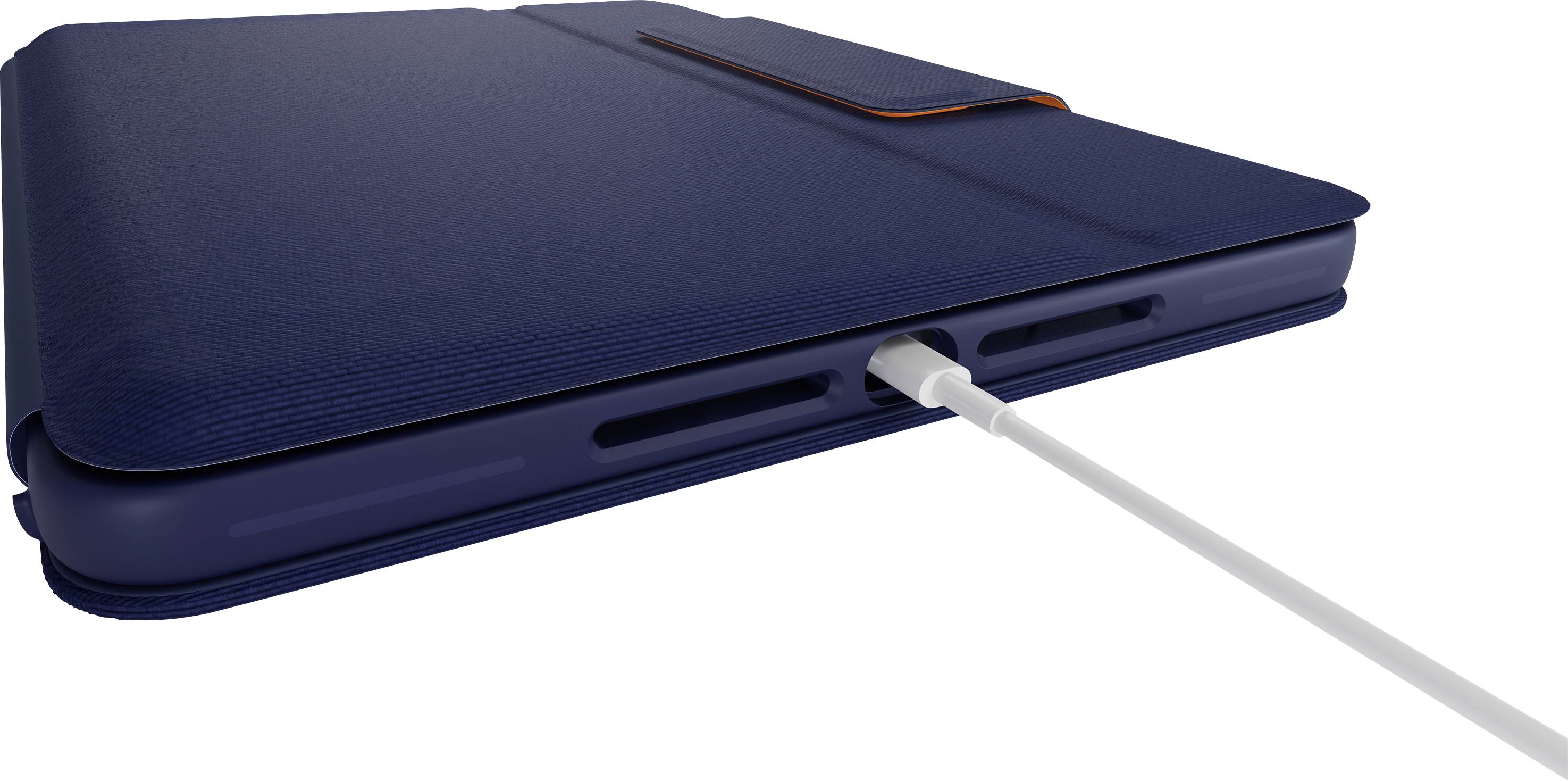 Un tablet in un involucro blu viene caricato tramite un cavo collegato nella parte inferiore.
