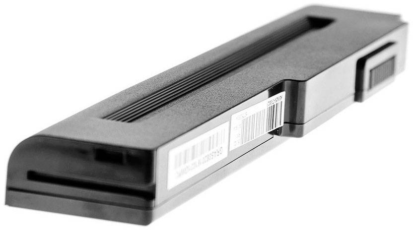 Un battery pack nero rettangolare per laptop con codice a barre e connettori laterali.