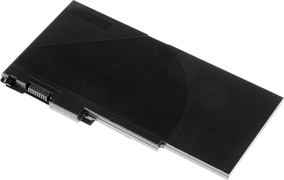 Un batteria nera per notebook giace su uno sfondo bianco. A sinistra sono visibili i connettori elettronici.