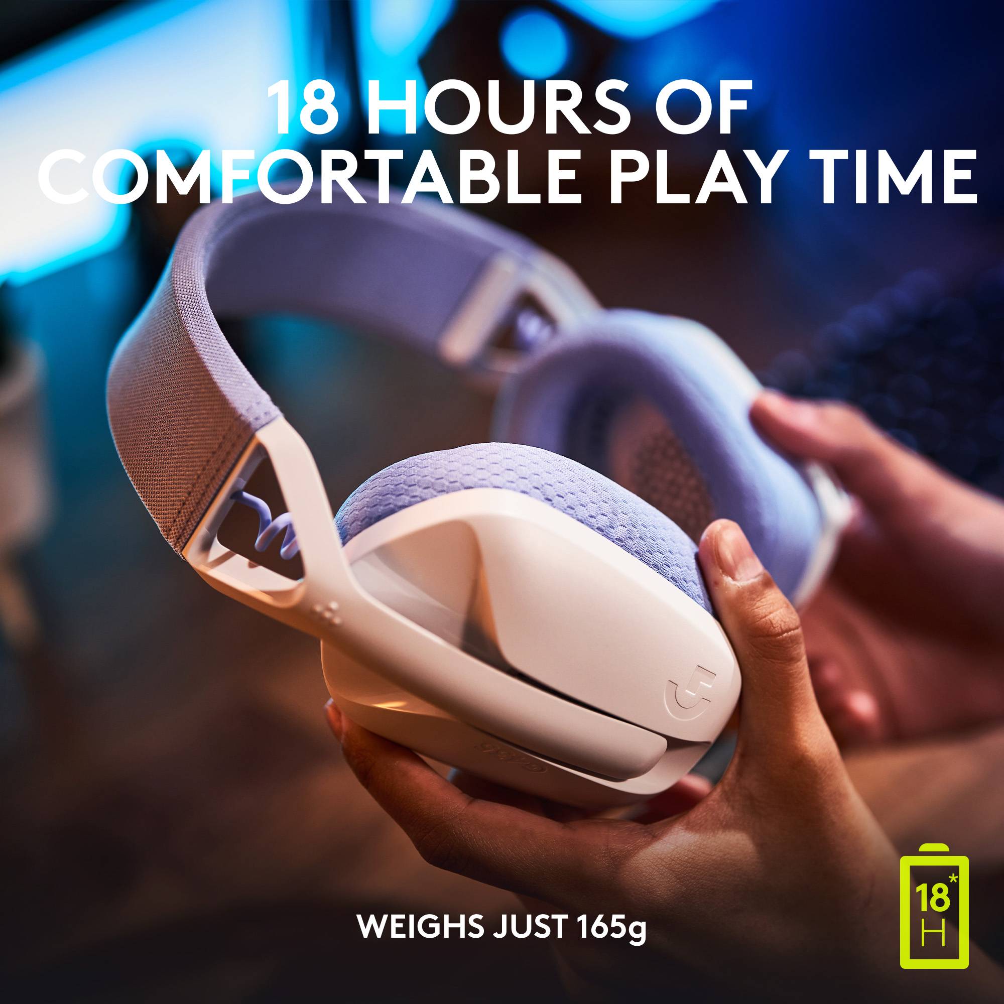 Un paio di cuffie over-ear wireless in primo piano. Testo: '18 ore di gioco confortevole', 'Solo 165 g di peso'.