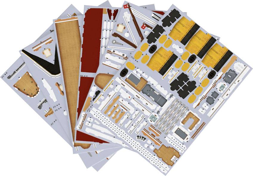 Libro di modellismo con vari componenti per un modellino di auto. Contiene sagome per la carrozzeria, le ruote e altri pezzi del veicolo.