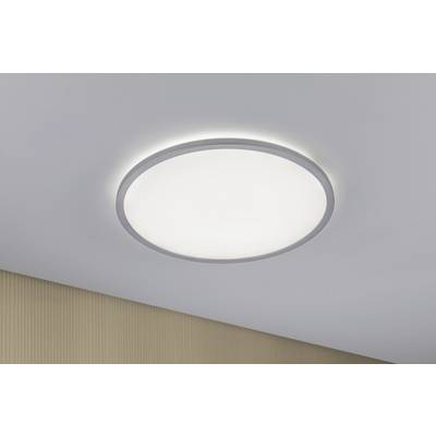 Plafoniera rotonda accesa, montata su un soffitto bianco. Emana una luce uniforme e diffusa nell'ambiente.
