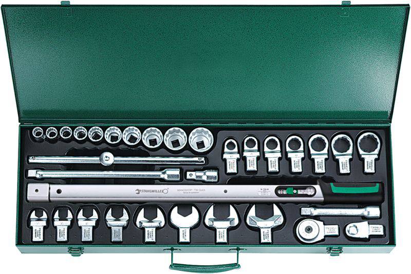 Set di chiavi a bussola con vari attrezzi, cricchetti e prolunga in un pratico cofanetto verde, mostrato aperto.