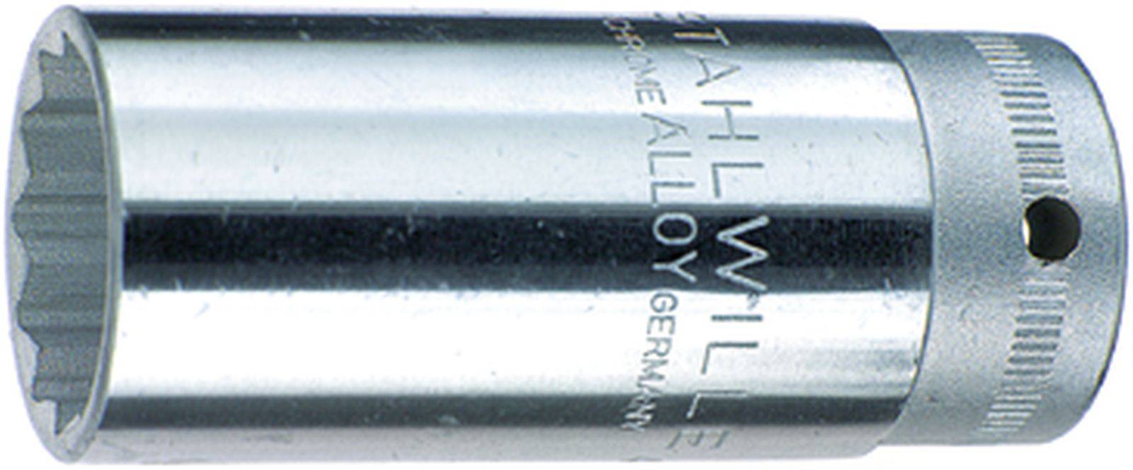 Chiave metallica cilindrica, con incisione 'STAHLWILLE CHROME ALLOY GERMANY', utilizzata per lavori di avvitamento.