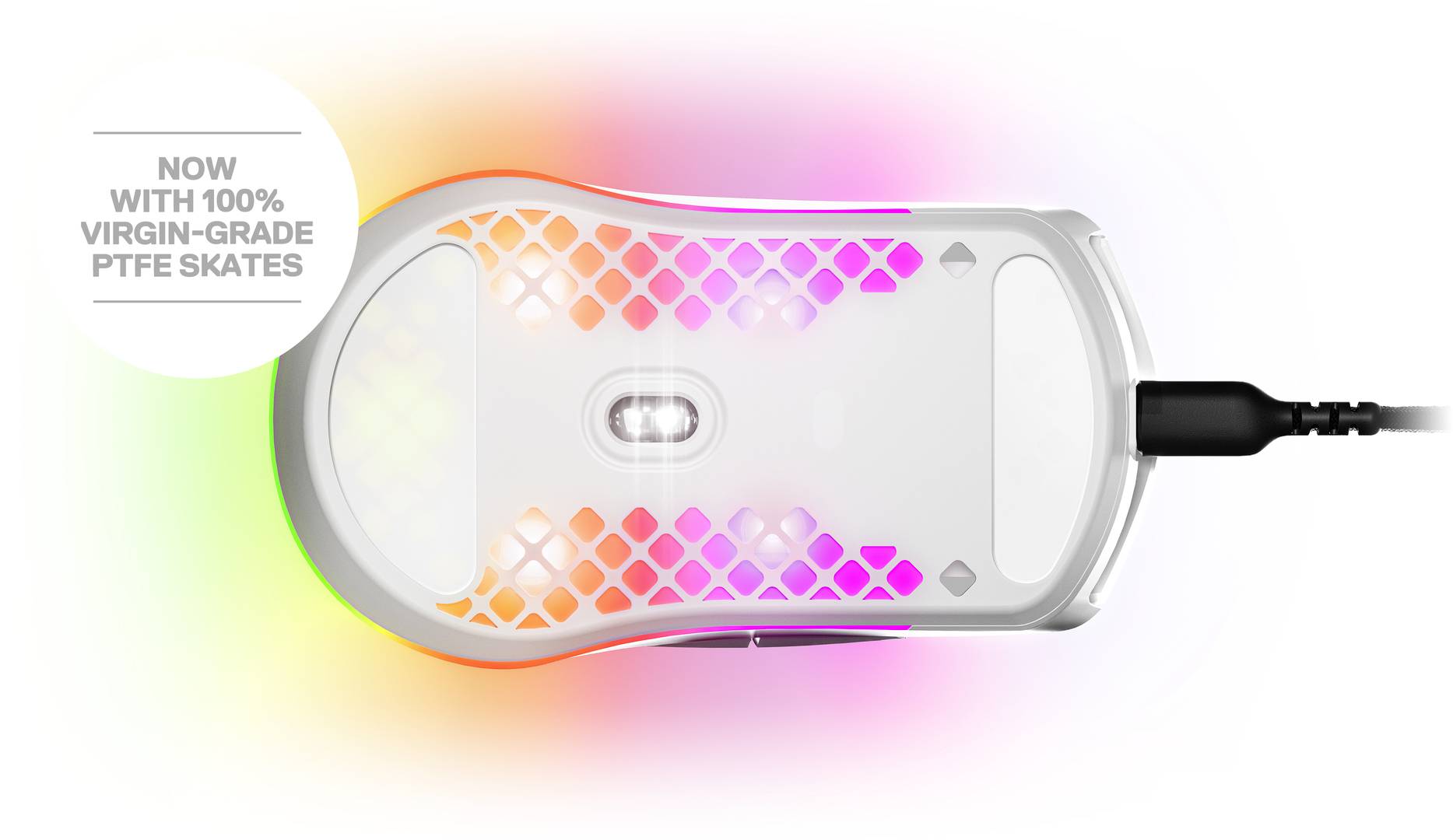 Sottolato di un mouse per computer con illuminazione colorata e il testo "Ora con pattini PTFE vergini di grado 100%".